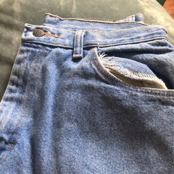 High Wasted Lightwash Jeans - Picture 2 of 4